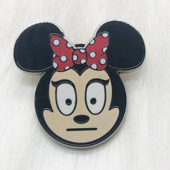 🔮 5/$25 Disney Minnie Mouse Scared Emoji Pin - Picture 1 of 3